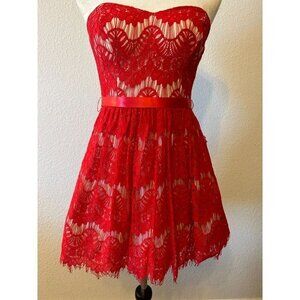 Juniors Red Lace Strapless Mini Dress‎ Lined Tulle  Size 9/10 Homecoming Party